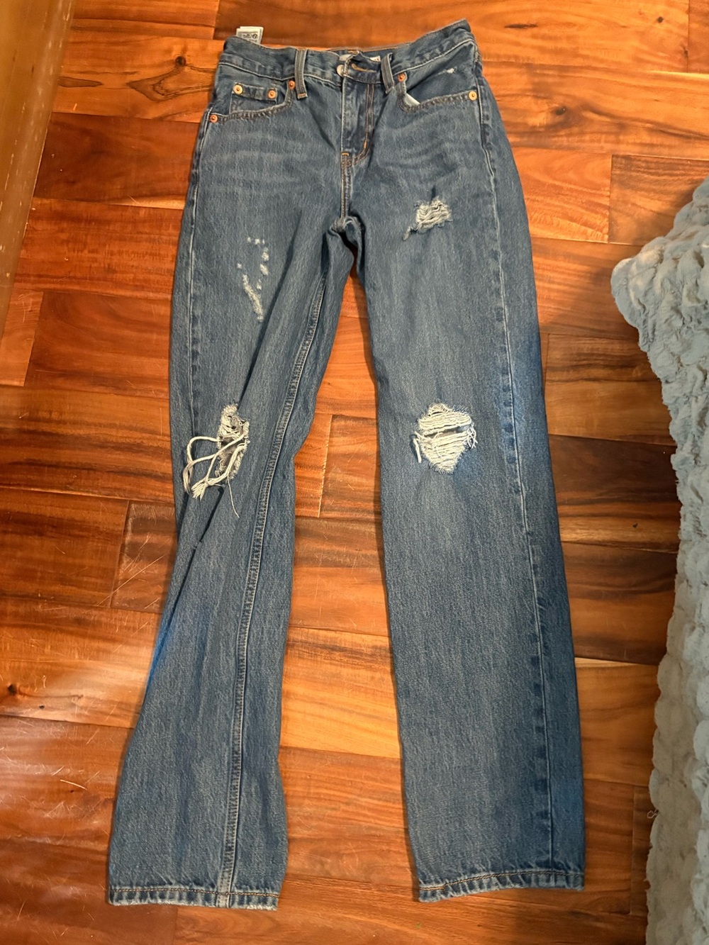 Levi’s Low Pro Straight Jeans Women’s 23 Distressed Relaxed Straight Leg M (1382